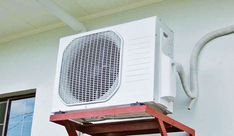 Lỗi E7 điều hoà Daikin do quạt bị kẹt